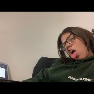 Meet your Posher, Eve